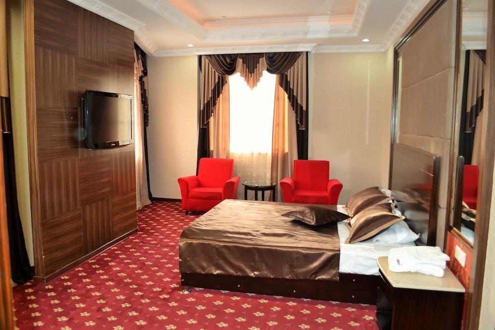 Renion Hills Hotel Almaty Extérieur photo
