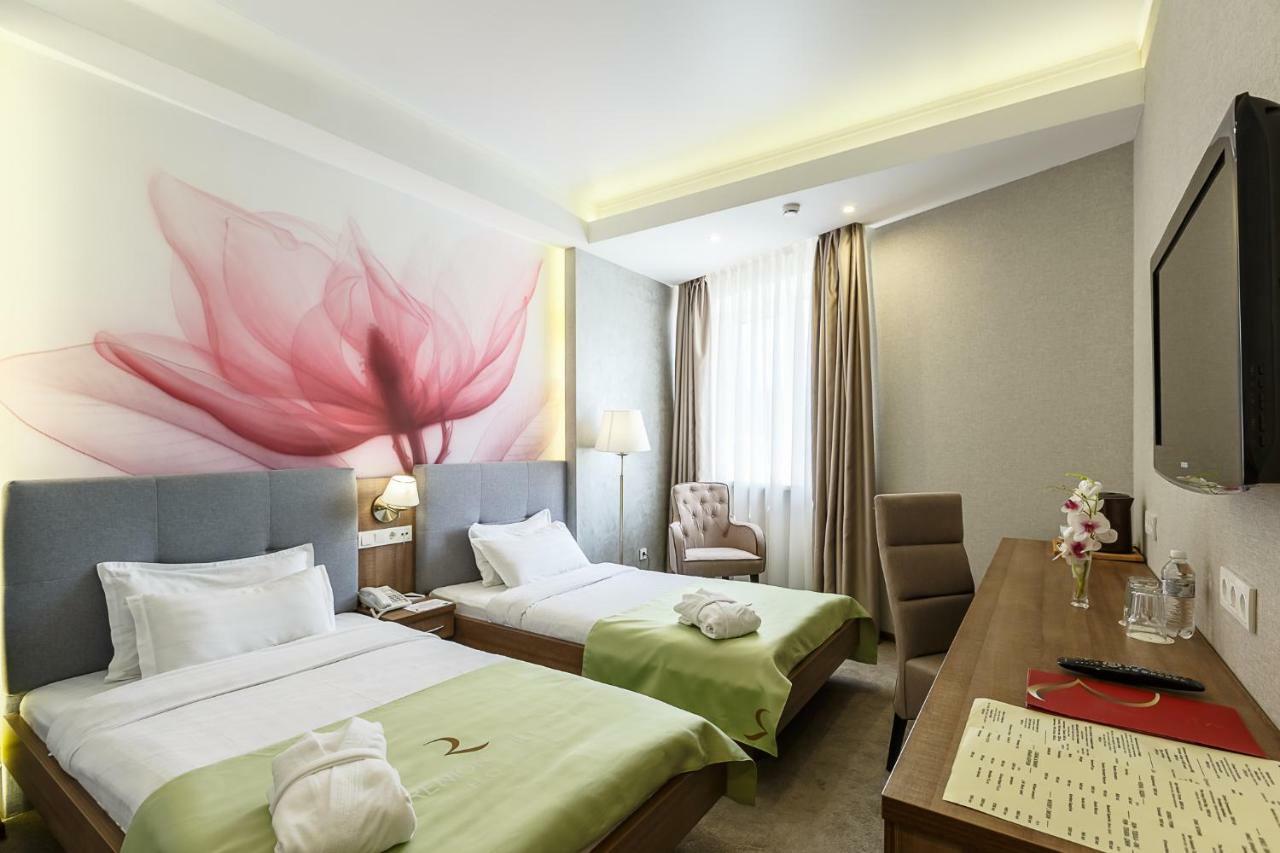 Renion Hills Hotel Almaty Extérieur photo