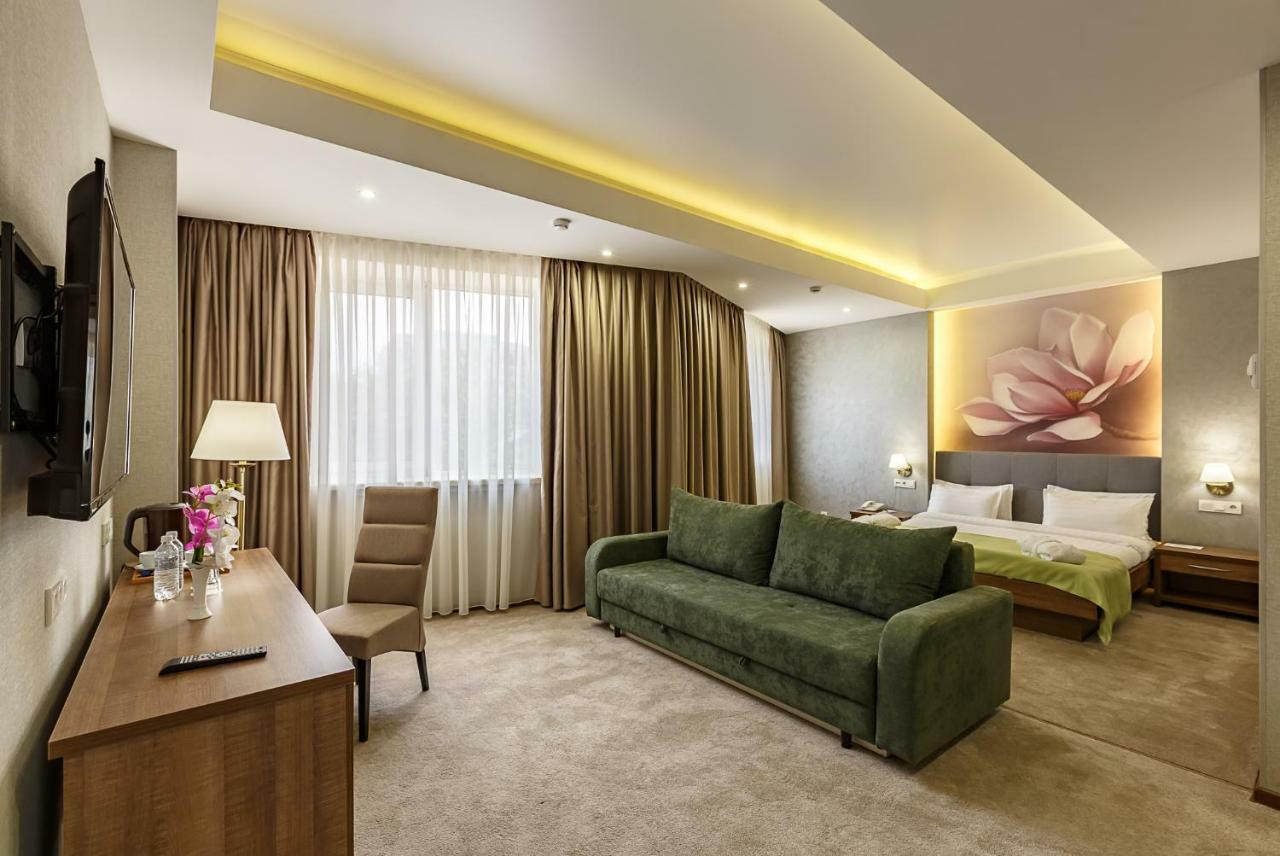 Renion Hills Hotel Almaty Extérieur photo
